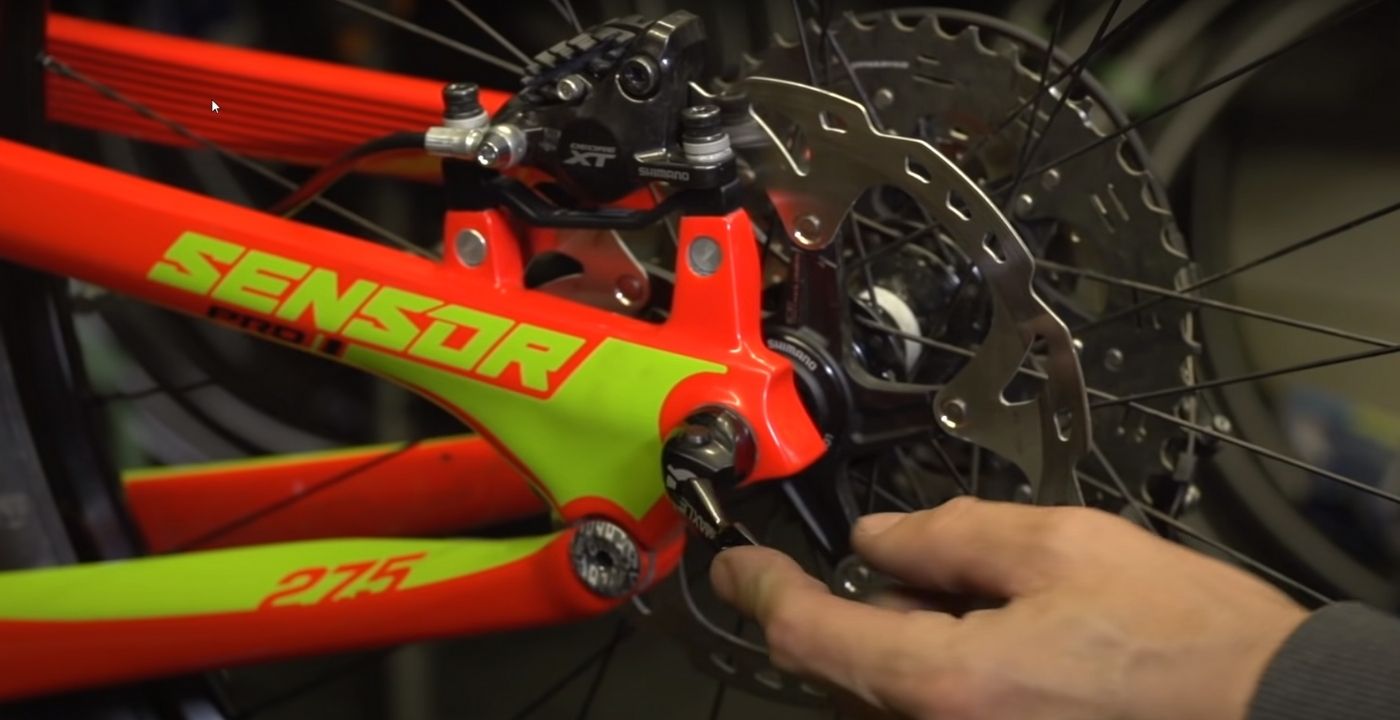 attach the mountain bike tyre