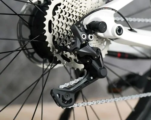Nireeka Revenant 1000 Review (2025) 11 Nireeka Revenant 1000 drivetrain